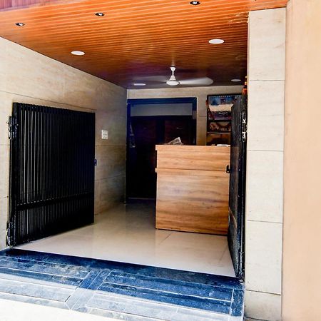 Super Hotel O D.V Near Medanta Hospital Indore Exteriör bild