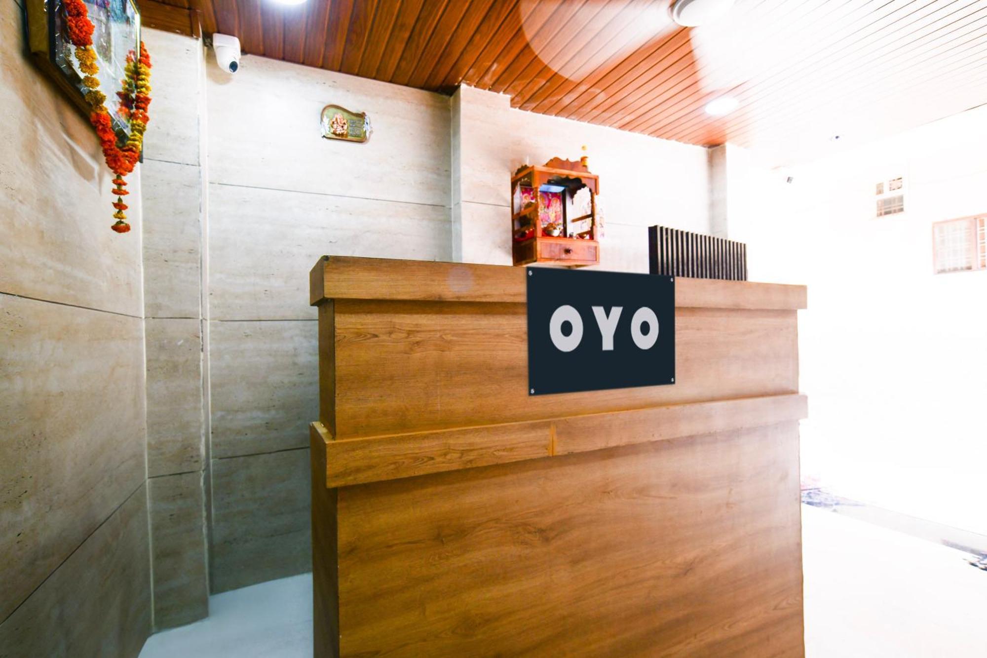 Super Hotel O D.V Near Medanta Hospital Indore Exteriör bild