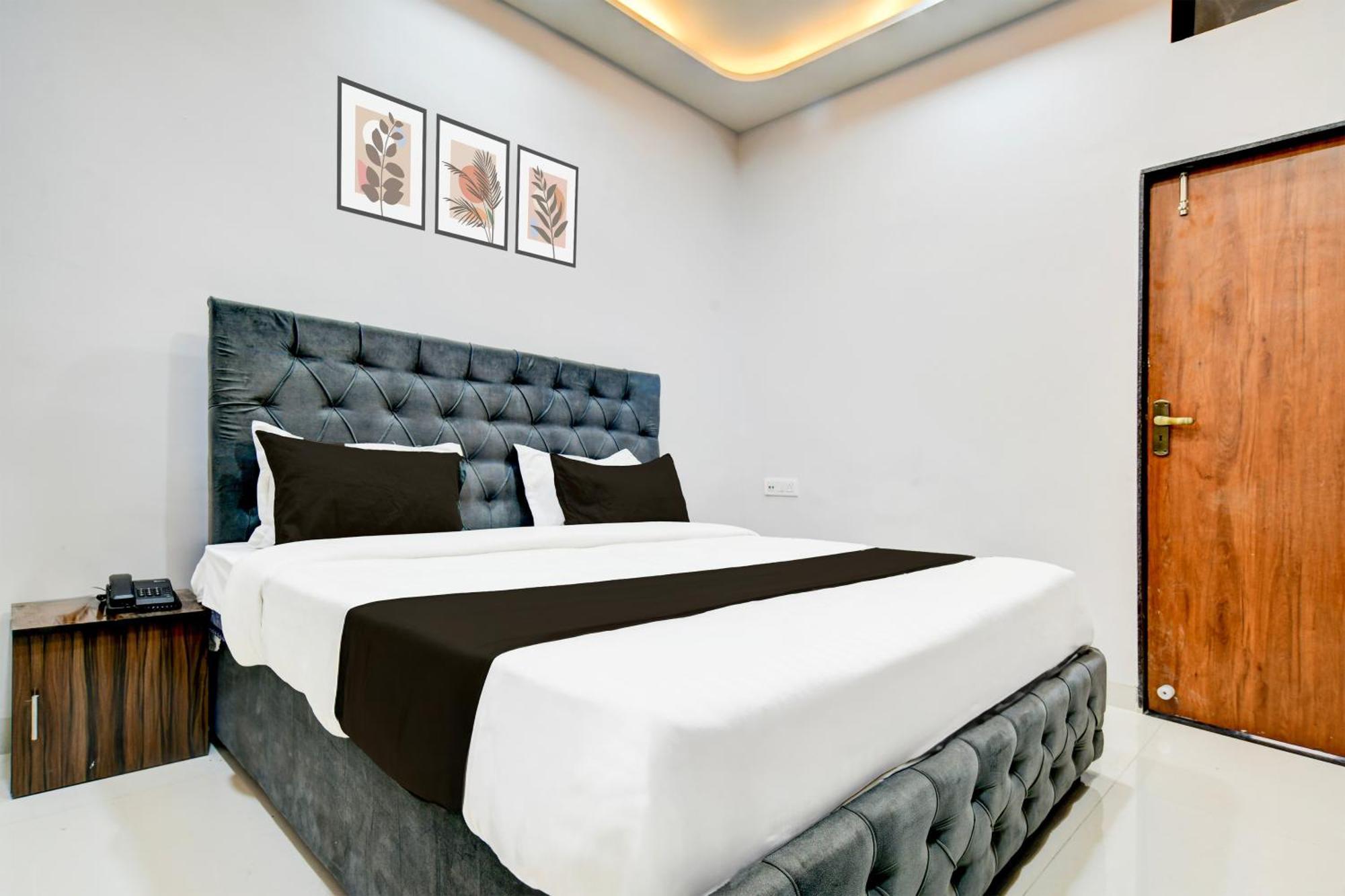 Super Hotel O D.V Near Medanta Hospital Indore Exteriör bild
